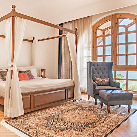 Stayvista At Sylvana Villas With Lawn, Bbq And Jacuzzi Касаули Екстериор снимка